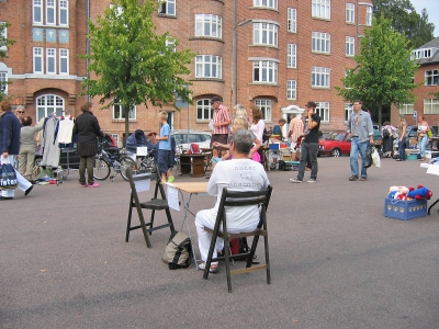 Dag 9: søndag til bagagerumsmarked på Ingerslev Plads. (billede 2 af 3)